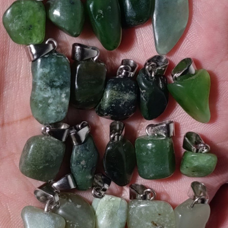 بارخانه ۲۰ عددی گردنی دفرمه یشم افغانستان طبیعی اصل کد 999279 بارخانه ۲۰ عددی گردنی دفرمه یشم افغانستان طبیعی اصل کد 999279